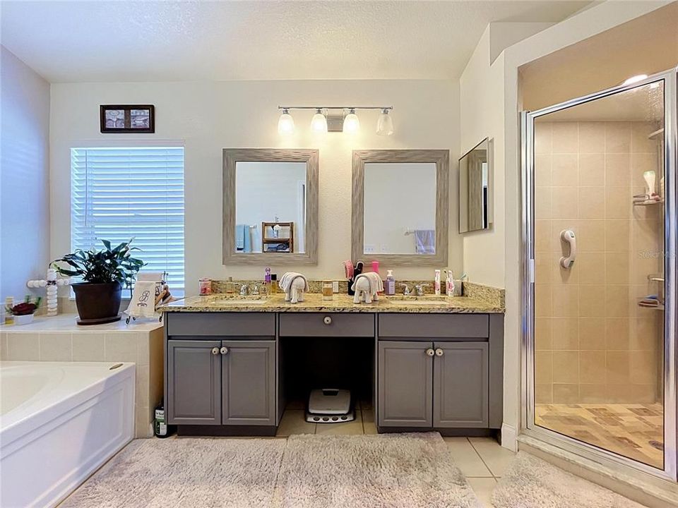 For Sale: $385,000 (3 beds, 2 baths, 1858 Square Feet)