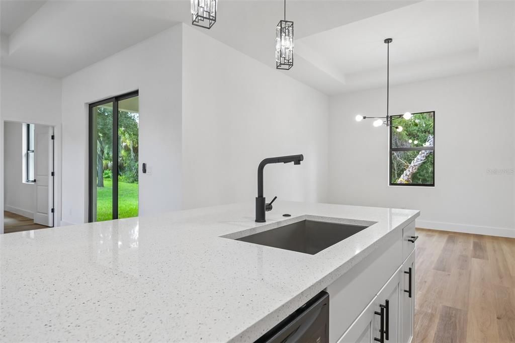For Sale: $334,900 (3 beds, 2 baths, 1622 Square Feet)