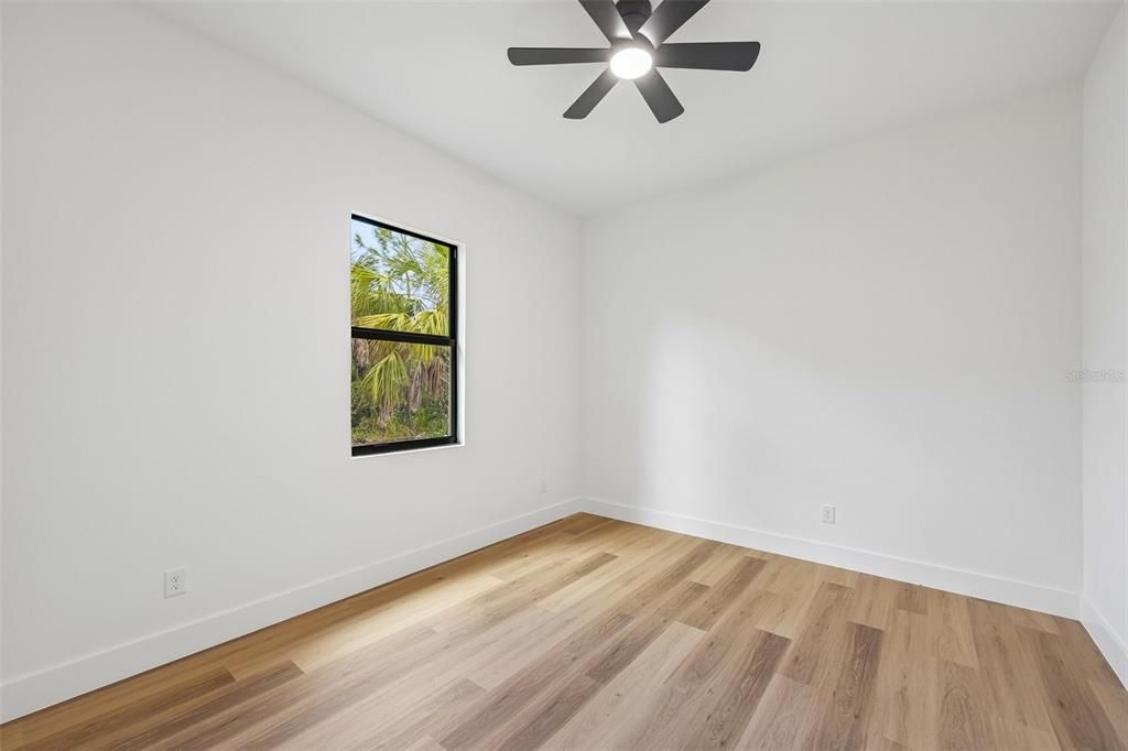 For Sale: $334,900 (3 beds, 2 baths, 1622 Square Feet)