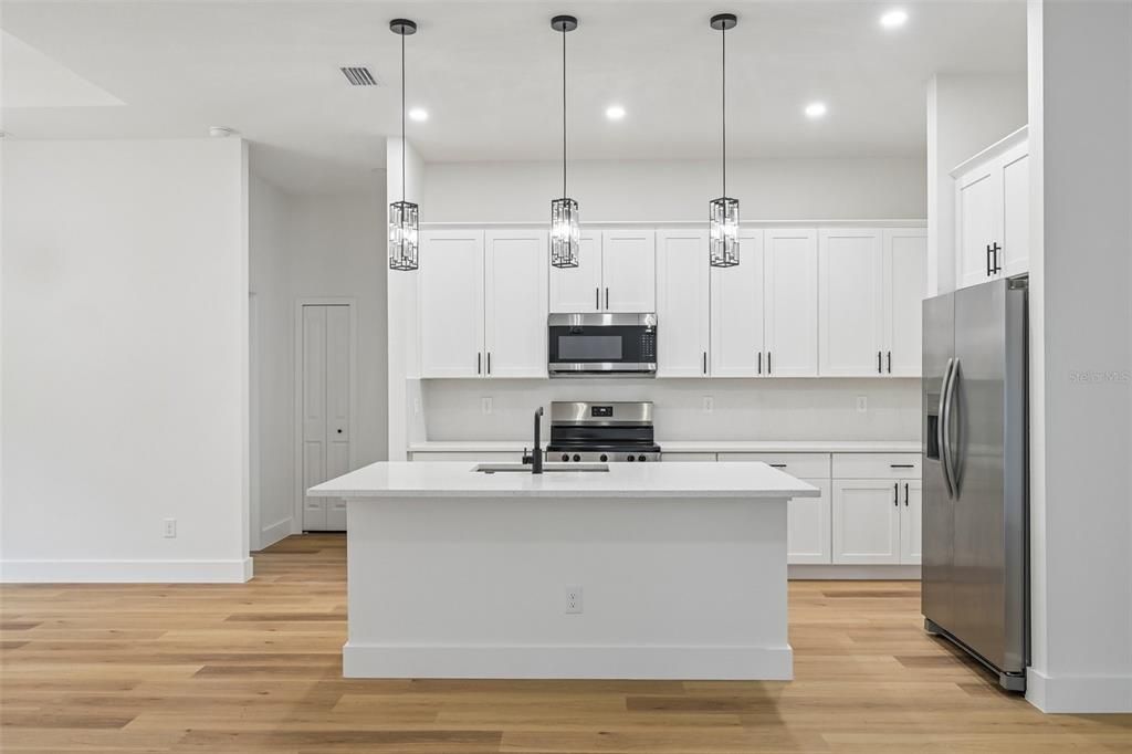 For Sale: $334,900 (3 beds, 2 baths, 1622 Square Feet)
