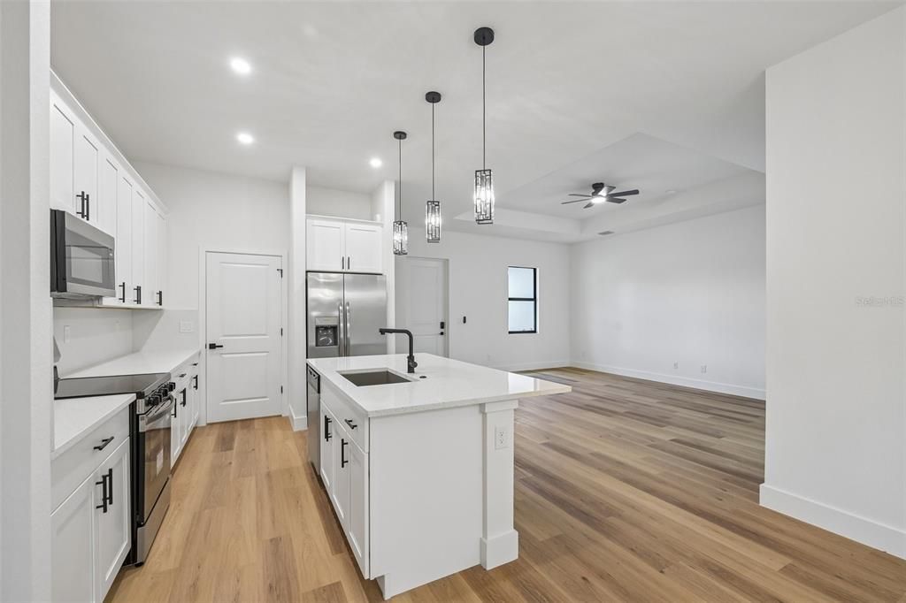 For Sale: $334,900 (3 beds, 2 baths, 1622 Square Feet)