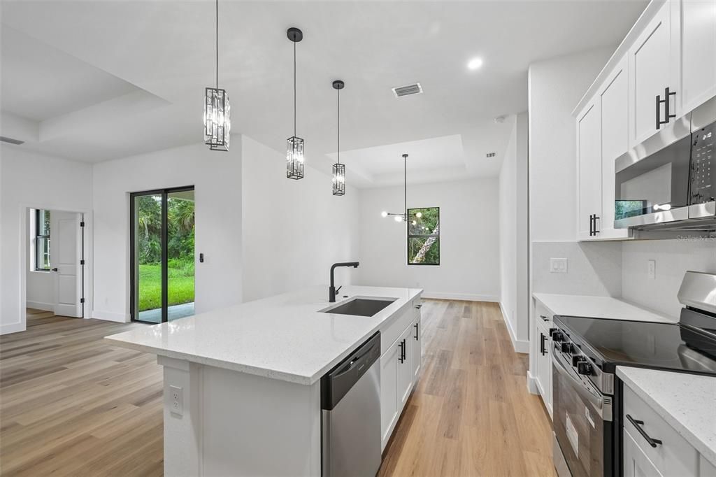 For Sale: $334,900 (3 beds, 2 baths, 1622 Square Feet)