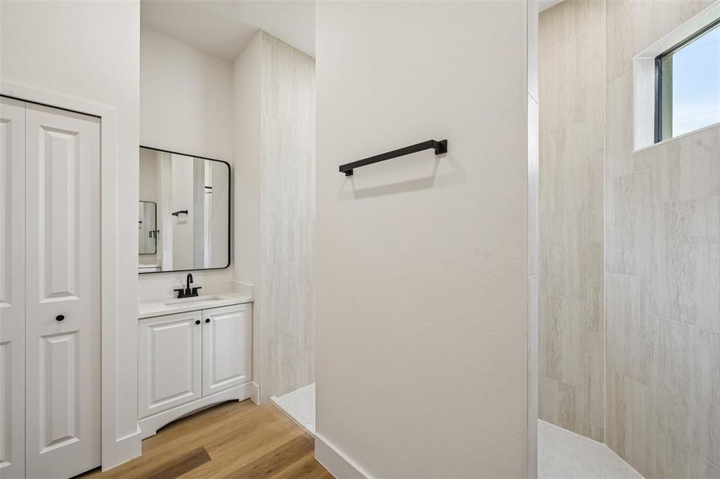 На продажу: $324,900 (3 спален, 2 ванн, 1470 Квадратных фут)