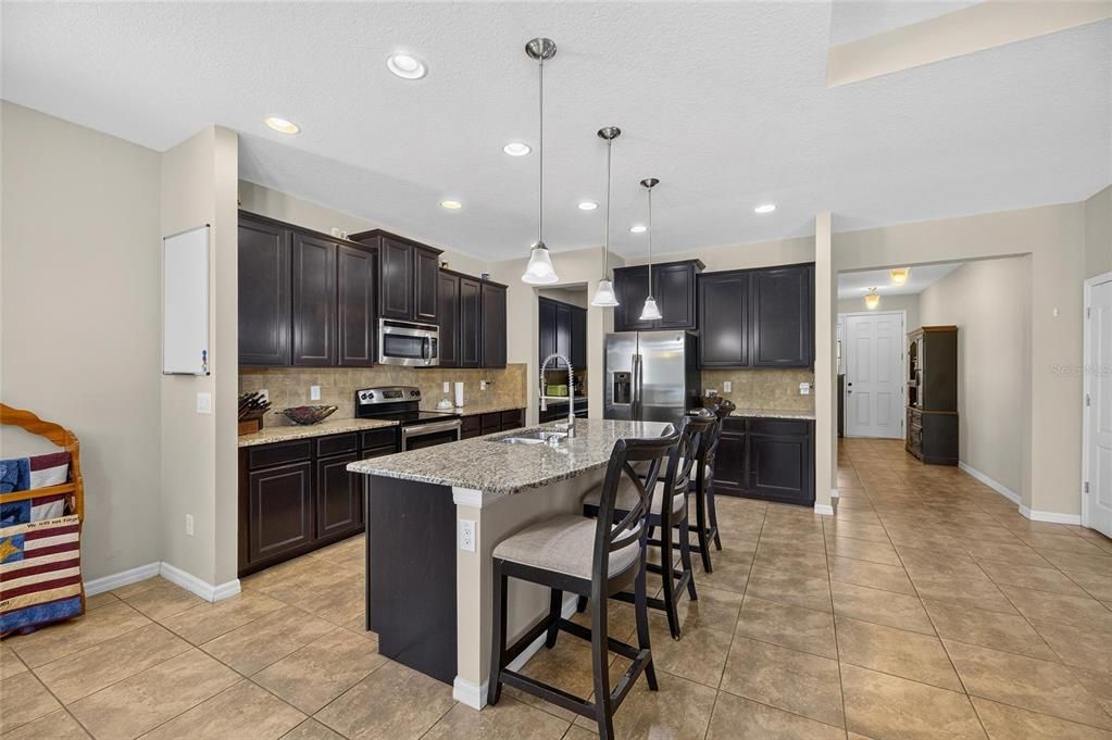 For Sale: $500,000 (4 beds, 3 baths, 3235 Square Feet)