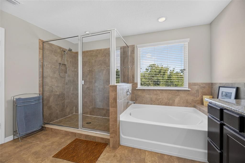 For Sale: $500,000 (4 beds, 3 baths, 3235 Square Feet)