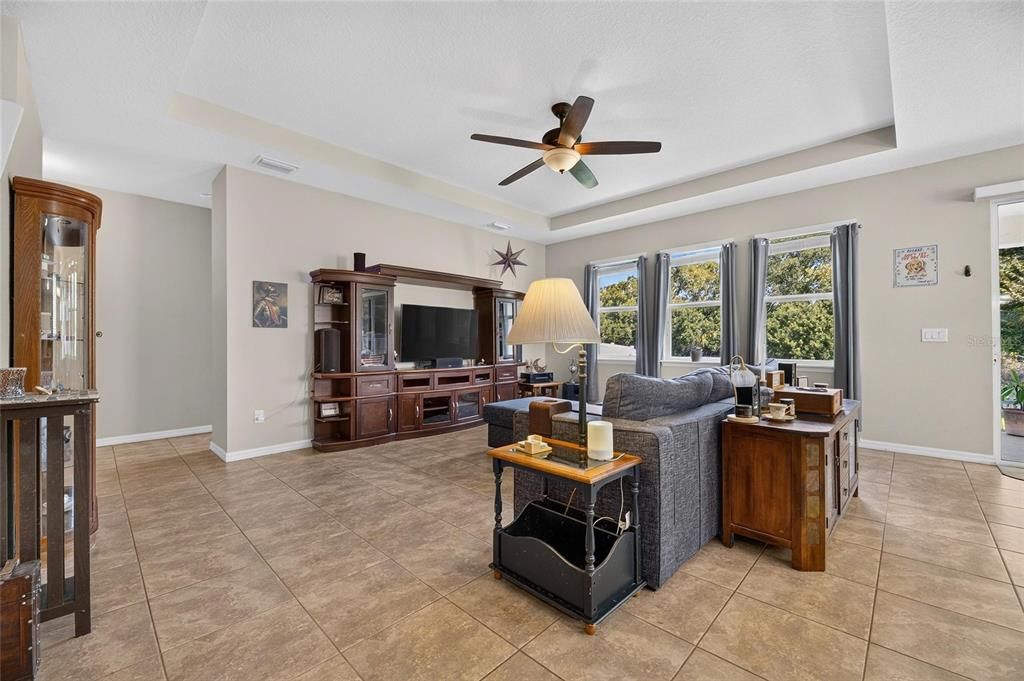 For Sale: $500,000 (4 beds, 3 baths, 3235 Square Feet)