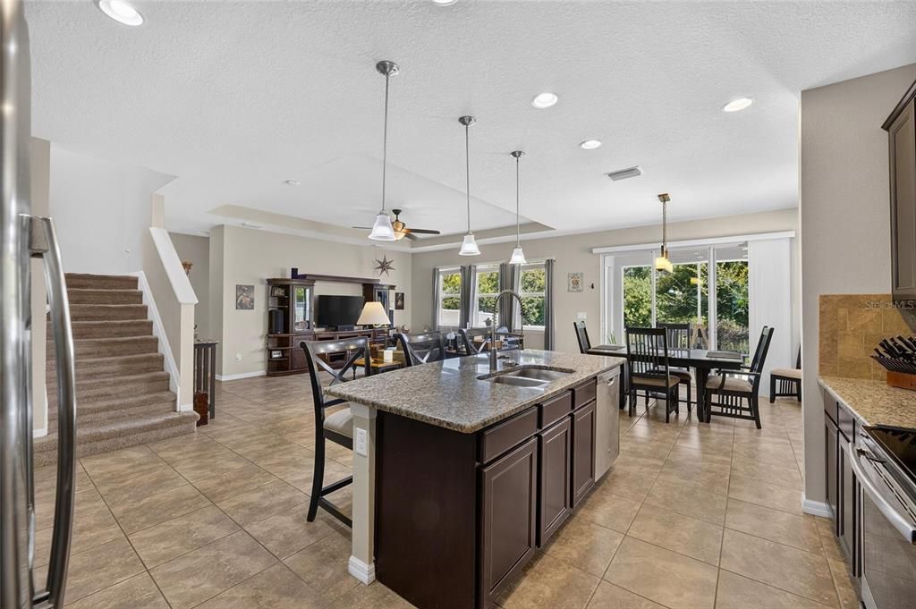 For Sale: $500,000 (4 beds, 3 baths, 3235 Square Feet)
