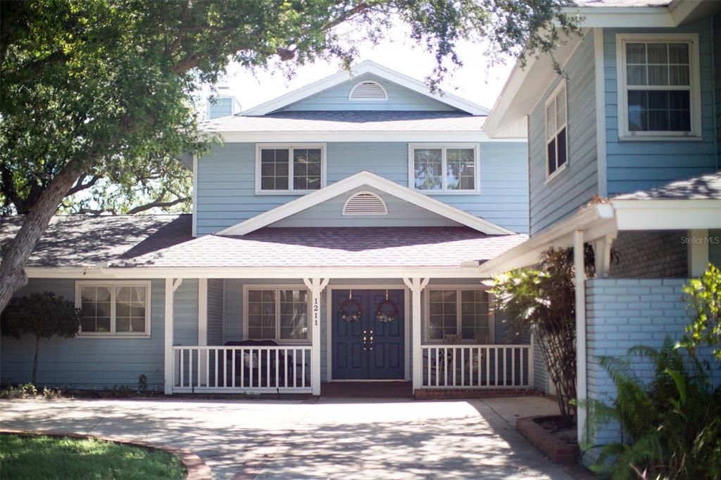 For Sale: $2,100,000 (6 beds, 5 baths, 4305 Square Feet)