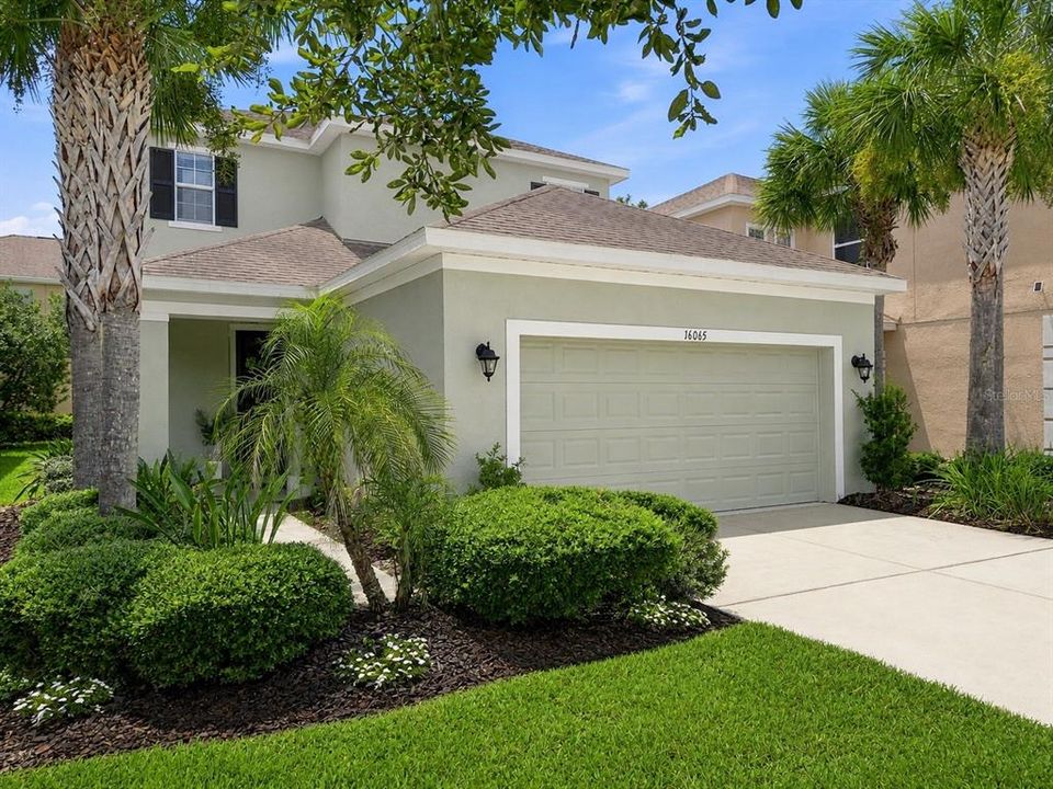For Sale: $499,999 (3 beds, 3 baths, 2295 Square Feet)