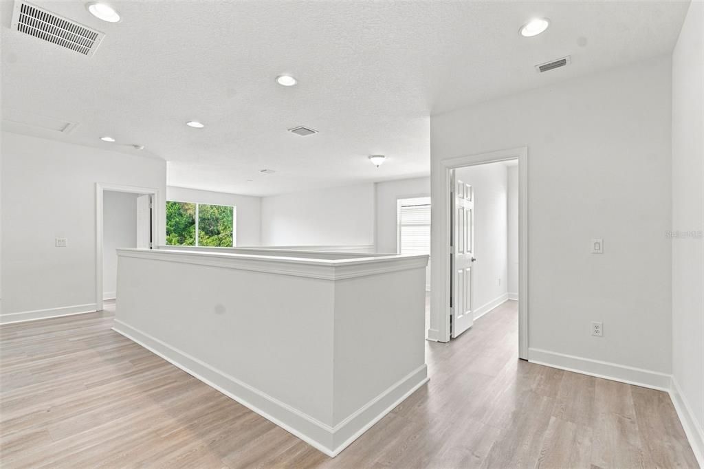 For Sale: $499,999 (3 beds, 3 baths, 2295 Square Feet)