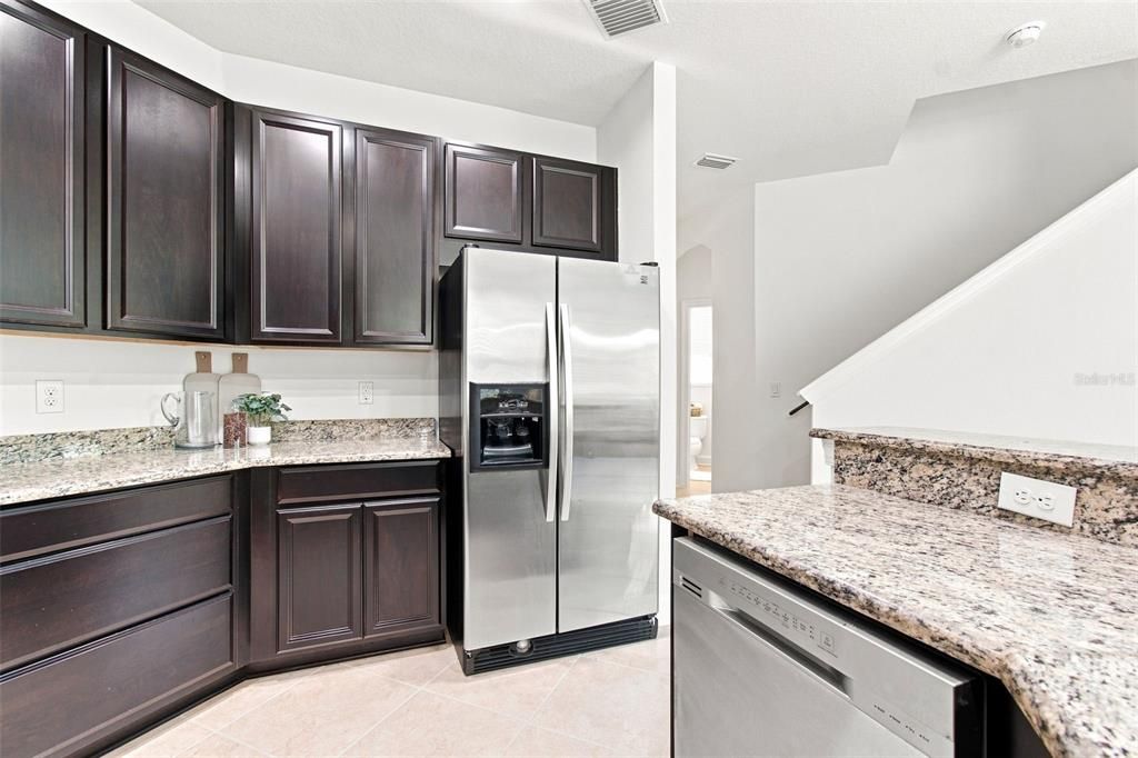 For Sale: $499,999 (3 beds, 3 baths, 2295 Square Feet)