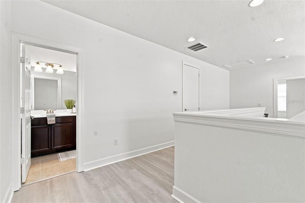 For Sale: $499,999 (3 beds, 3 baths, 2295 Square Feet)