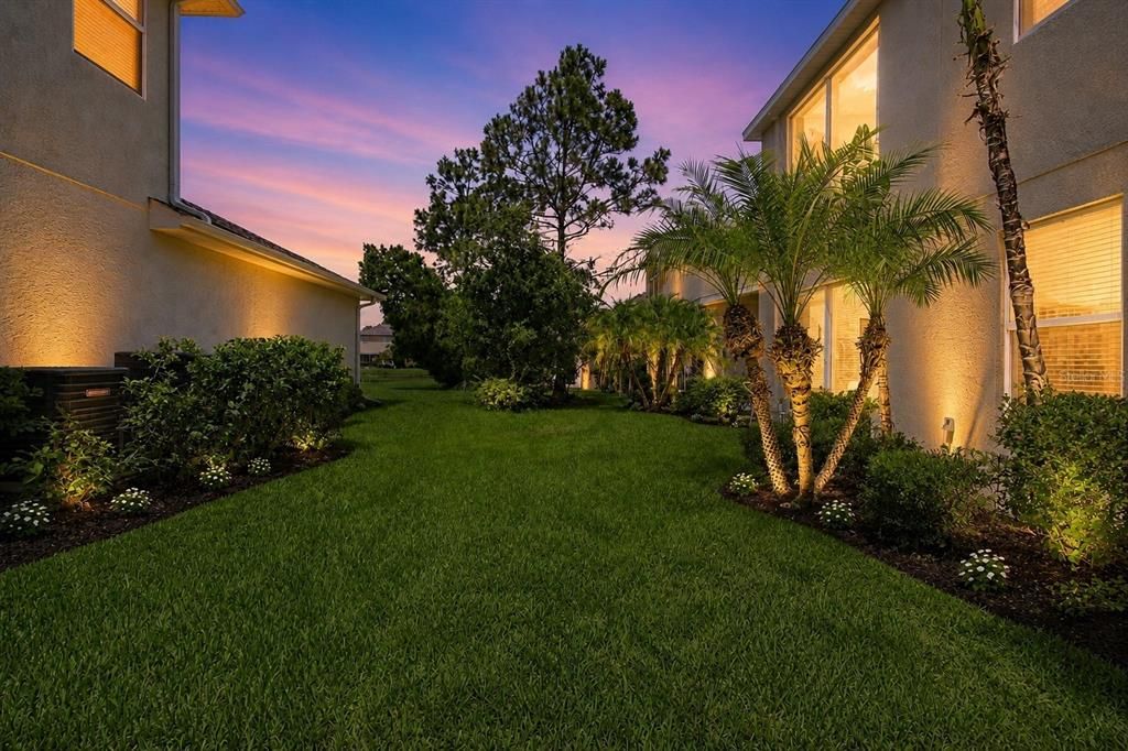 For Sale: $499,999 (3 beds, 3 baths, 2295 Square Feet)