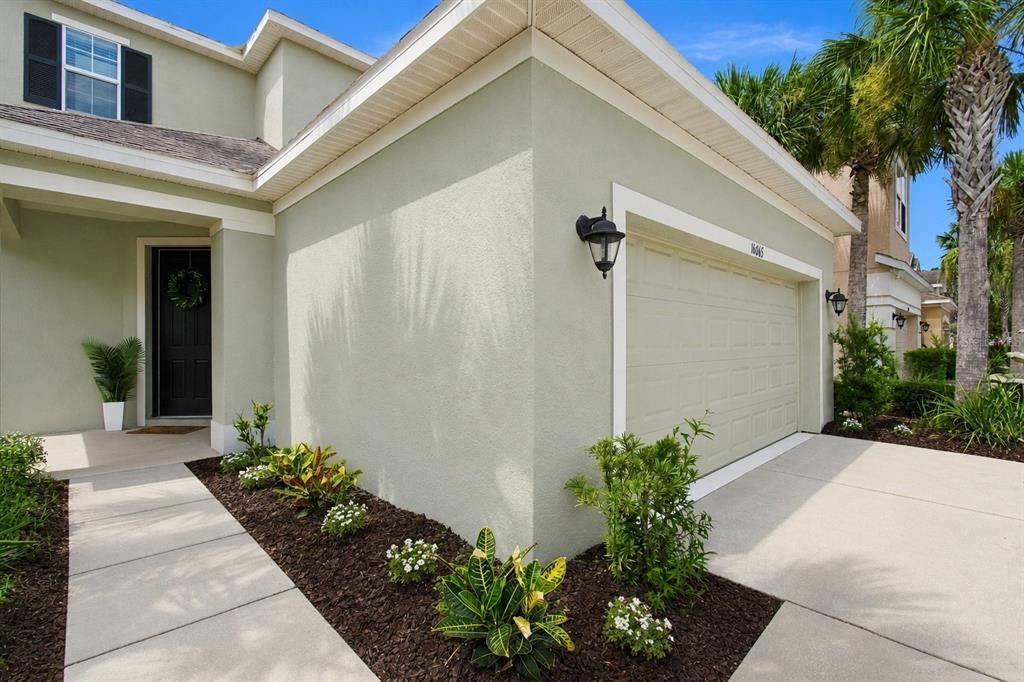 For Sale: $499,999 (3 beds, 3 baths, 2295 Square Feet)