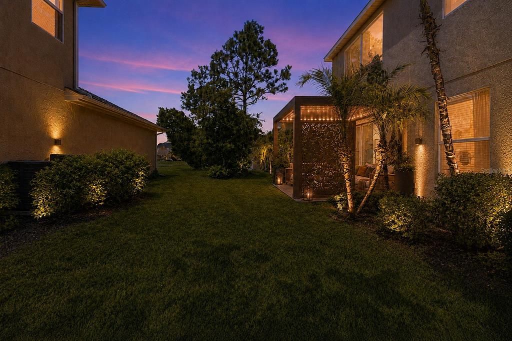 For Sale: $499,999 (3 beds, 3 baths, 2295 Square Feet)