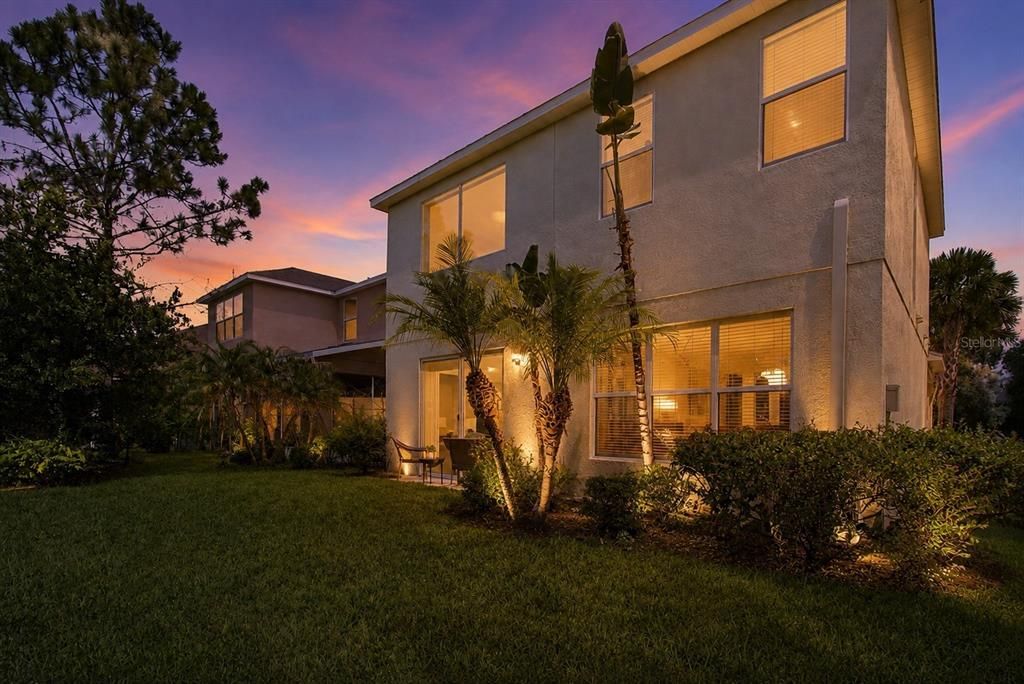 For Sale: $499,999 (3 beds, 3 baths, 2295 Square Feet)