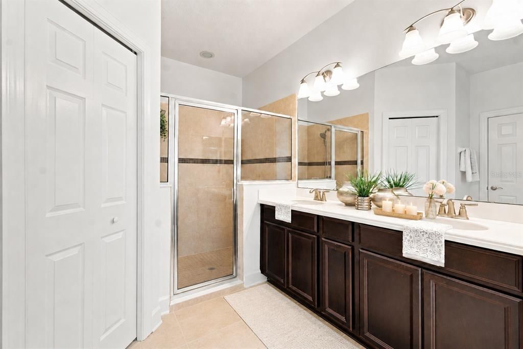 For Sale: $499,999 (3 beds, 3 baths, 2295 Square Feet)