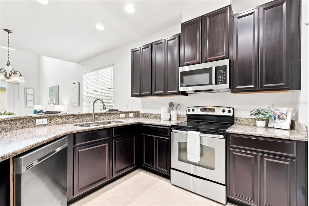 For Sale: $499,999 (3 beds, 3 baths, 2295 Square Feet)