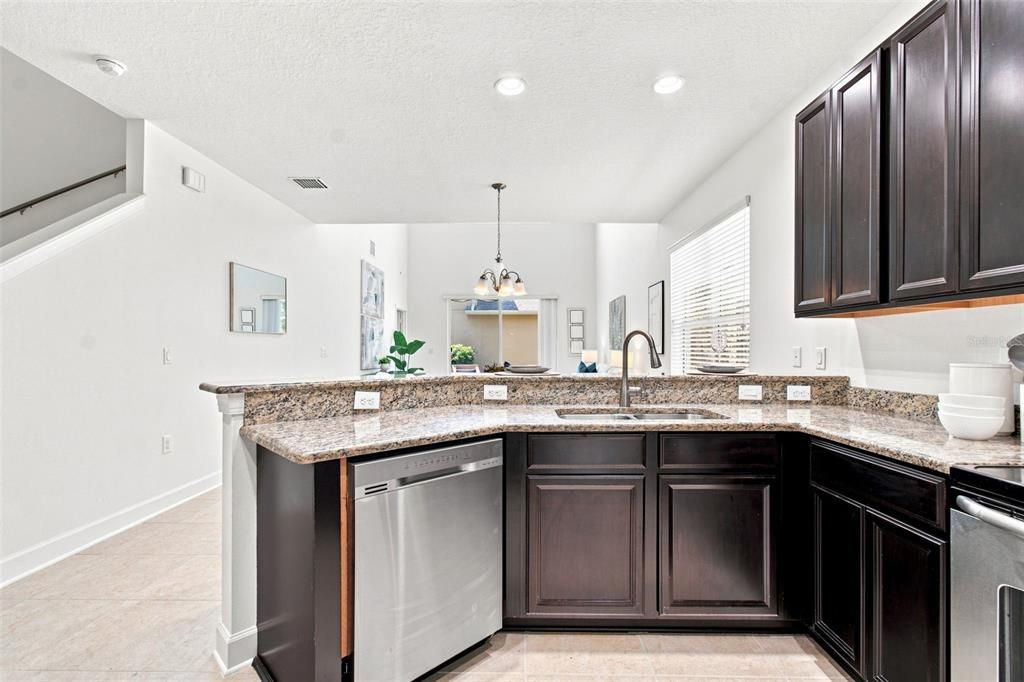 For Sale: $499,999 (3 beds, 3 baths, 2295 Square Feet)