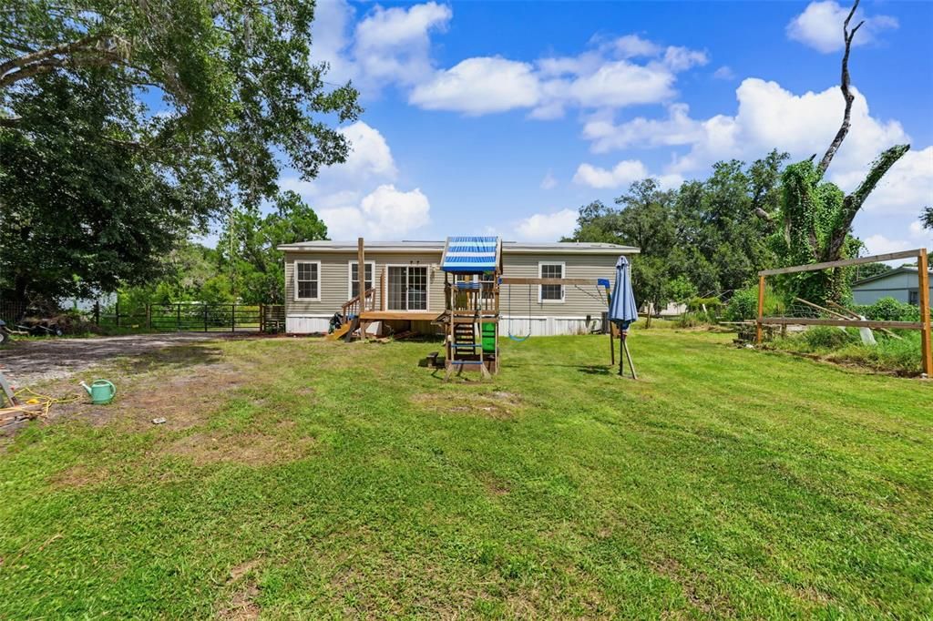 For Sale: $288,000 (3 beds, 2 baths, 1483 Square Feet)