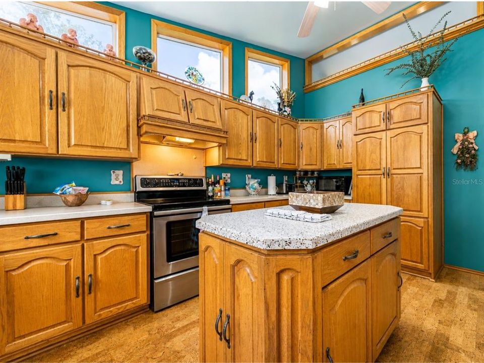 For Sale: $675,000 (4 beds, 2 baths, 2300 Square Feet)