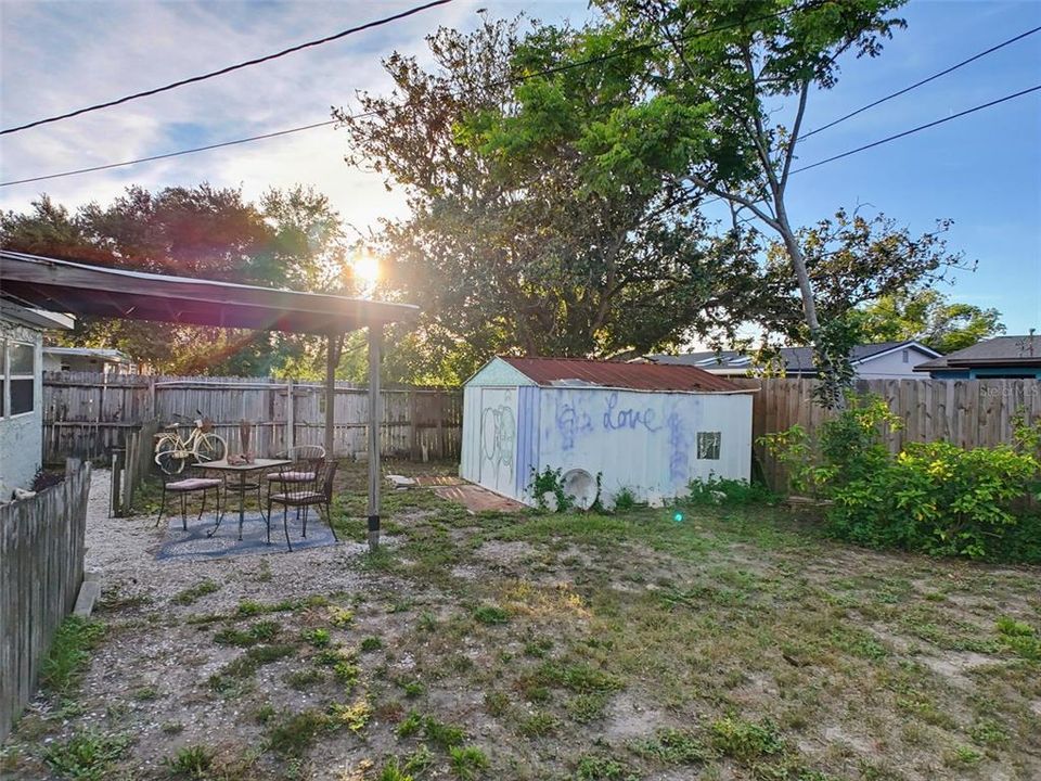 Activo con contrato: $225,000 (3 camas, 2 baños, 1285 Pies cuadrados)