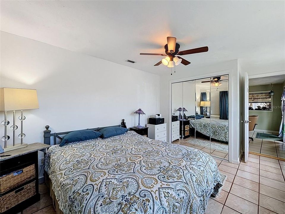 Activo con contrato: $225,000 (3 camas, 2 baños, 1285 Pies cuadrados)