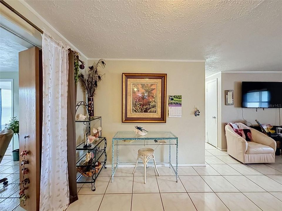 Activo con contrato: $225,000 (3 camas, 2 baños, 1285 Pies cuadrados)