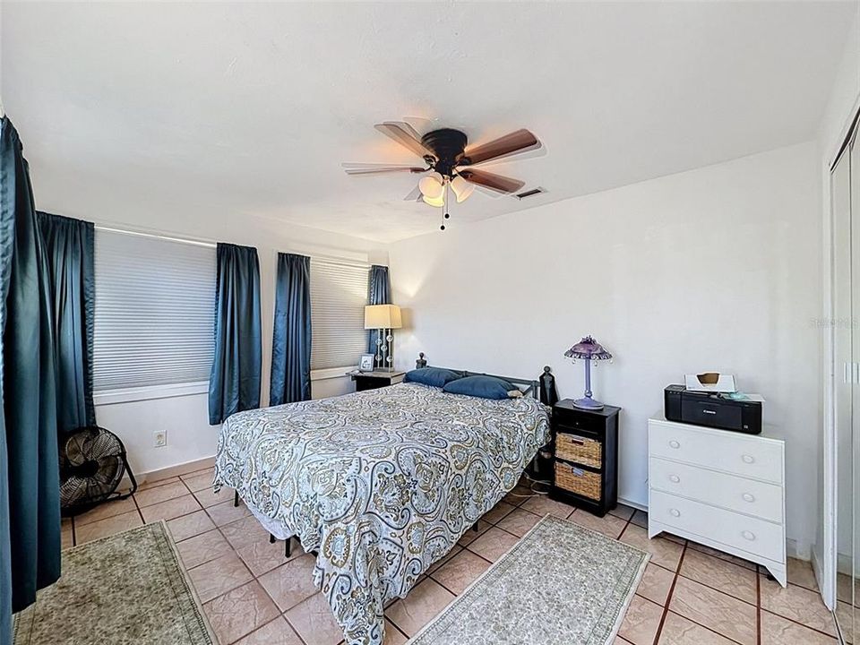 Activo con contrato: $225,000 (3 camas, 2 baños, 1285 Pies cuadrados)