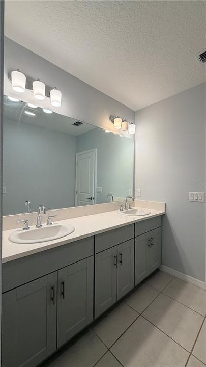 En Venta: $369,980 (4 camas, 2 baños, 1845 Pies cuadrados)