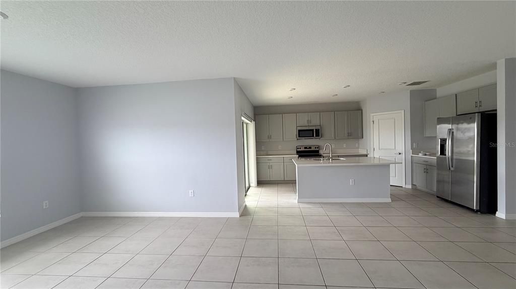 En Venta: $369,980 (4 camas, 2 baños, 1845 Pies cuadrados)