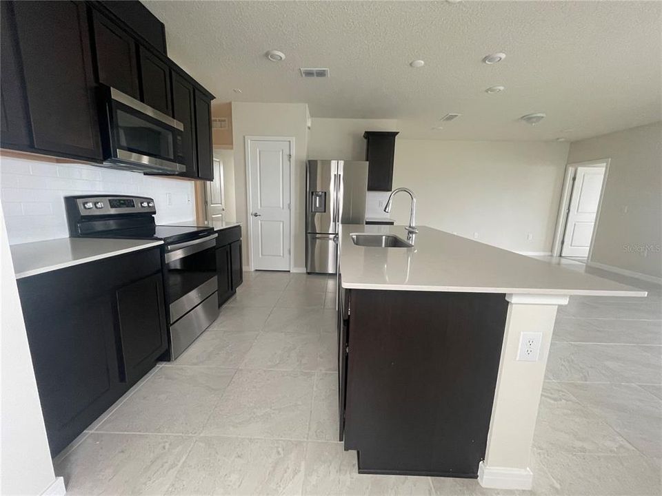 For Rent: $2,650 (4 beds, 2 baths, 1580 Square Feet)