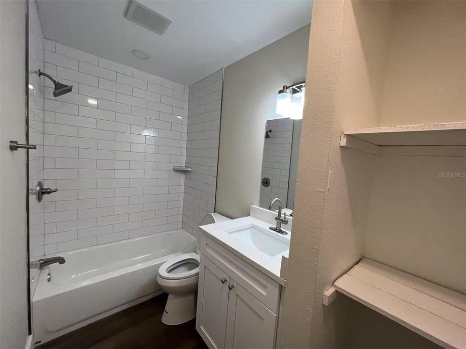 For Rent: $1,697 (2 beds, 1 baths, 729 Square Feet)