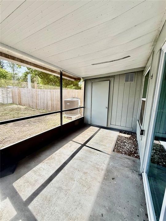 For Sale: $250,000 (3 beds, 2 baths, 1218 Square Feet)