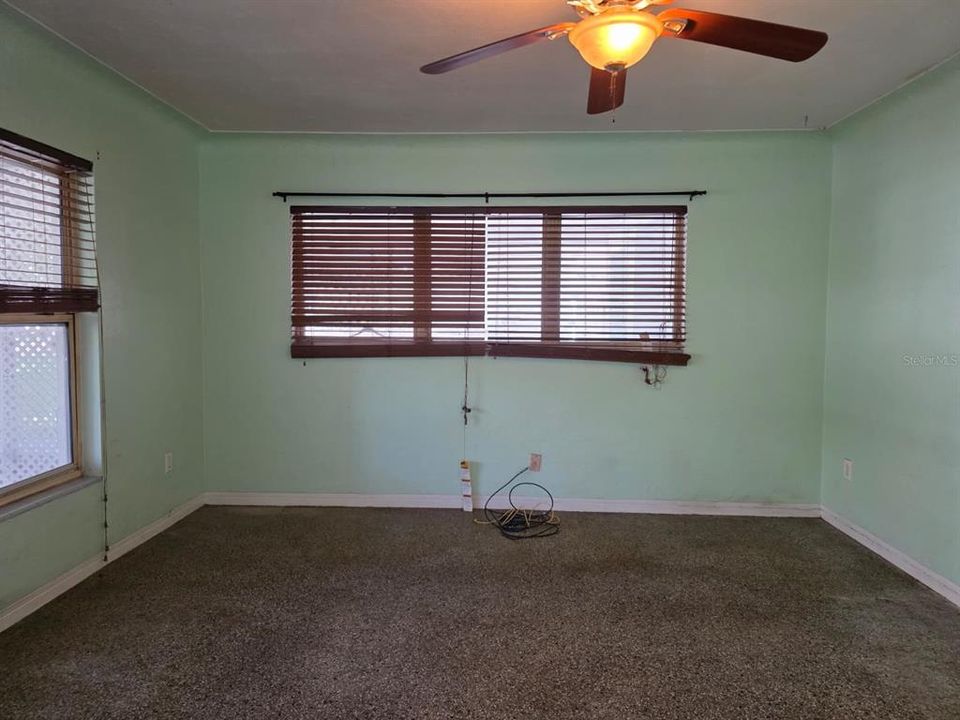 En Venta: $299,900 (2 camas, 1 baños, 1114 Pies cuadrados)