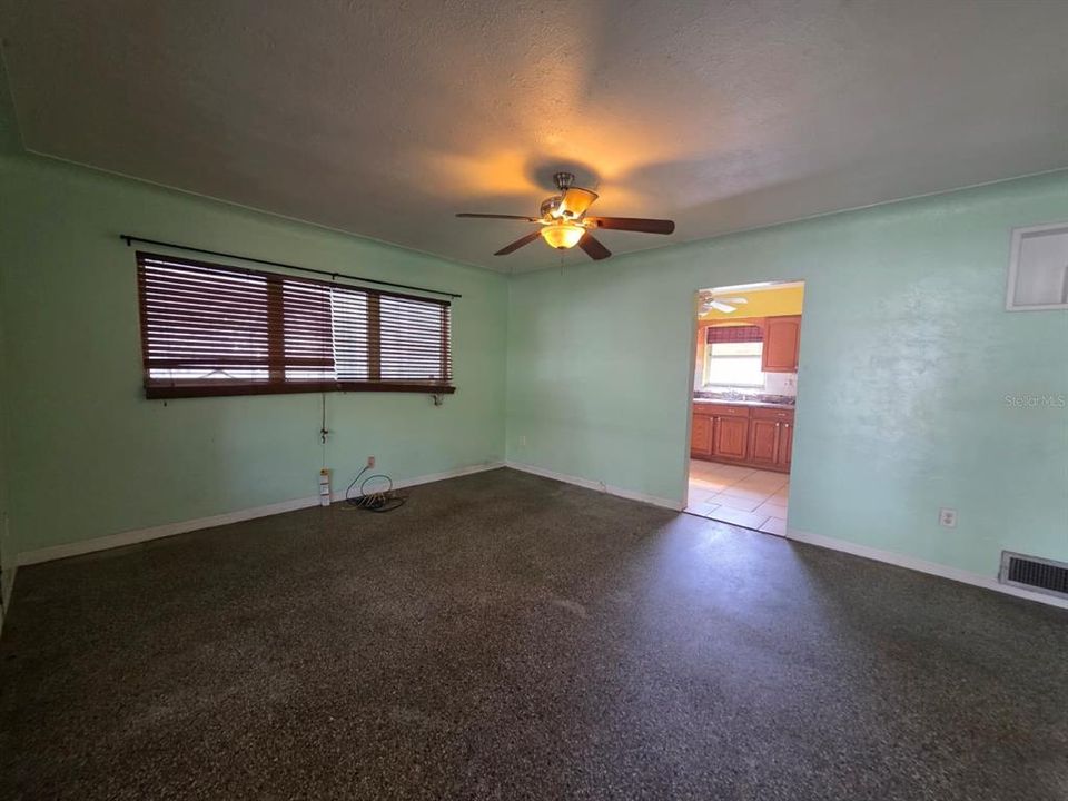 En Venta: $299,900 (2 camas, 1 baños, 1114 Pies cuadrados)