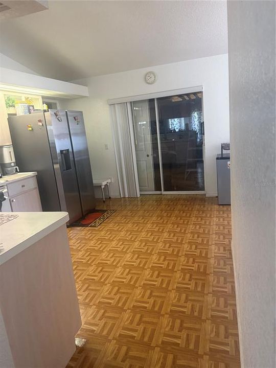 For Sale: $278,000 (3 beds, 2 baths, 1273 Square Feet)