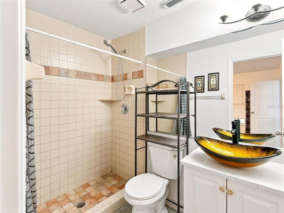 На продажу: $397,500 (4 спален, 2 ванн, 1458 Квадратных фут)