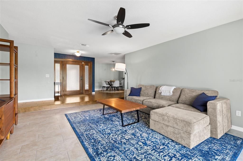 Active With Contract: $675,000 (3 beds, 3 baths, 2042 Square Feet)