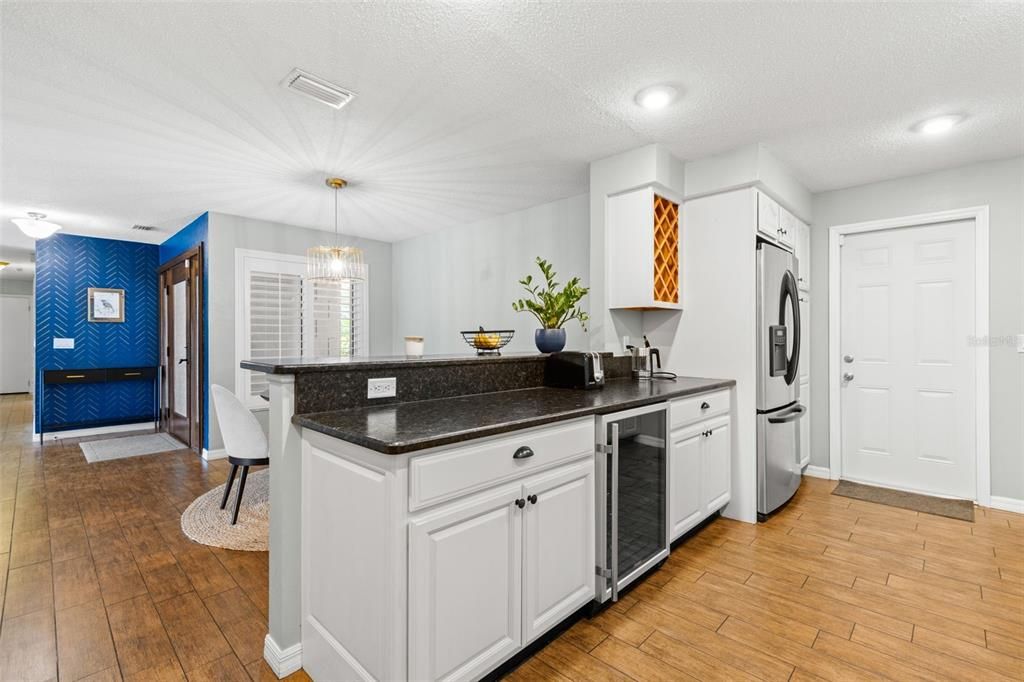 Active With Contract: $675,000 (3 beds, 3 baths, 2042 Square Feet)