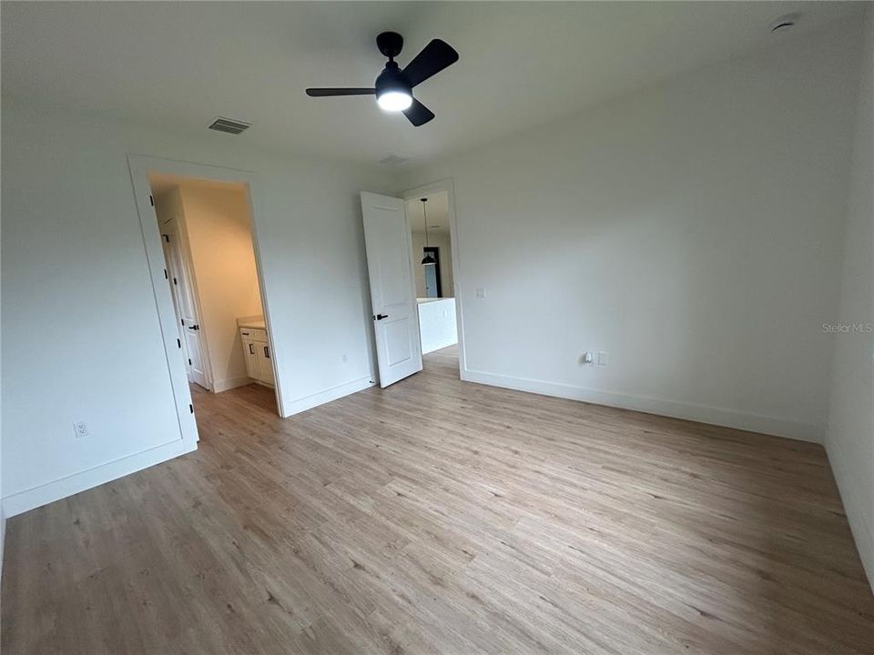 En Renta: $1,995 (4 camas, 3 baños, 1648 Pies cuadrados)