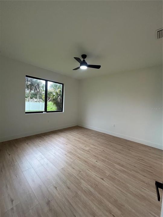 En Renta: $1,995 (4 camas, 3 baños, 1648 Pies cuadrados)