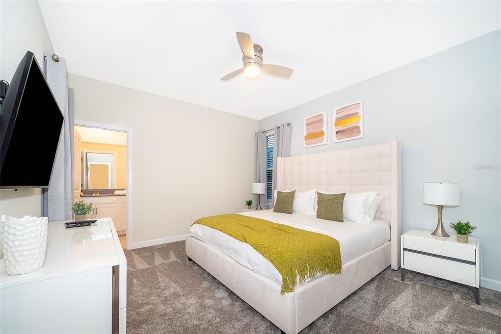 En Venta: $588,900 (5 camas, 5 baños, 2996 Pies cuadrados)