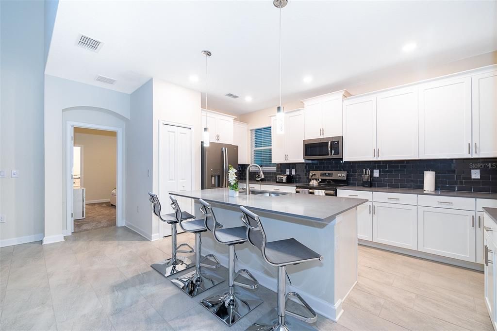 En Venta: $588,900 (5 camas, 5 baños, 2996 Pies cuadrados)