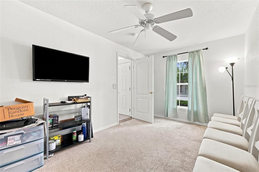 For Sale: $400,000 (5 beds, 4 baths, 2314 Square Feet)