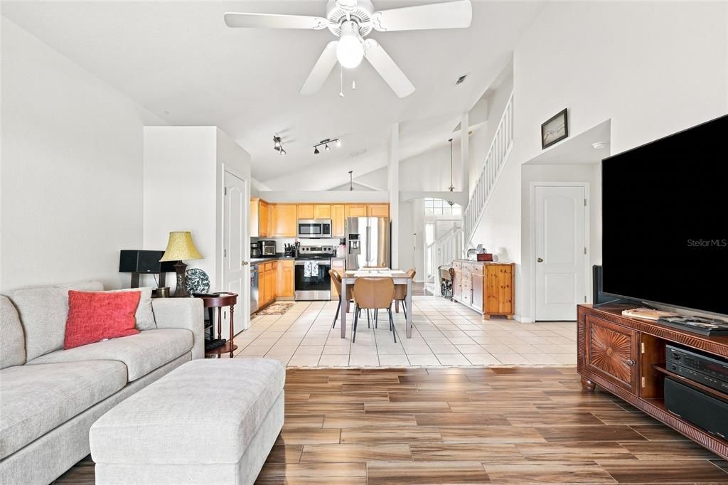 For Sale: $400,000 (5 beds, 4 baths, 2314 Square Feet)