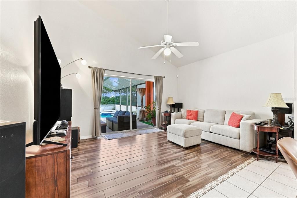 For Sale: $400,000 (5 beds, 4 baths, 2314 Square Feet)