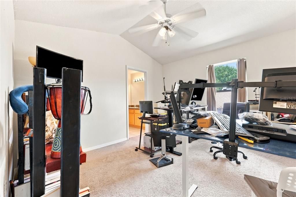 For Sale: $400,000 (5 beds, 4 baths, 2314 Square Feet)