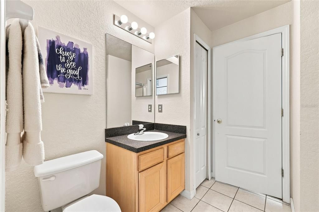 For Sale: $400,000 (5 beds, 4 baths, 2314 Square Feet)