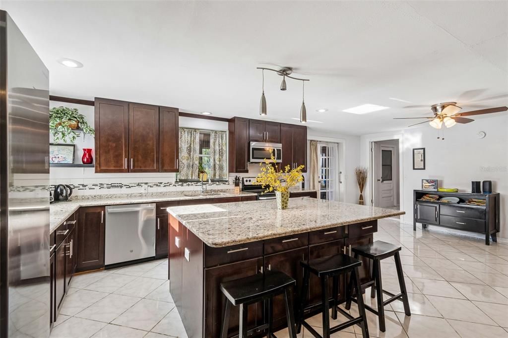 En Venta: $680,000 (6 camas, 5 baños, 3426 Pies cuadrados)